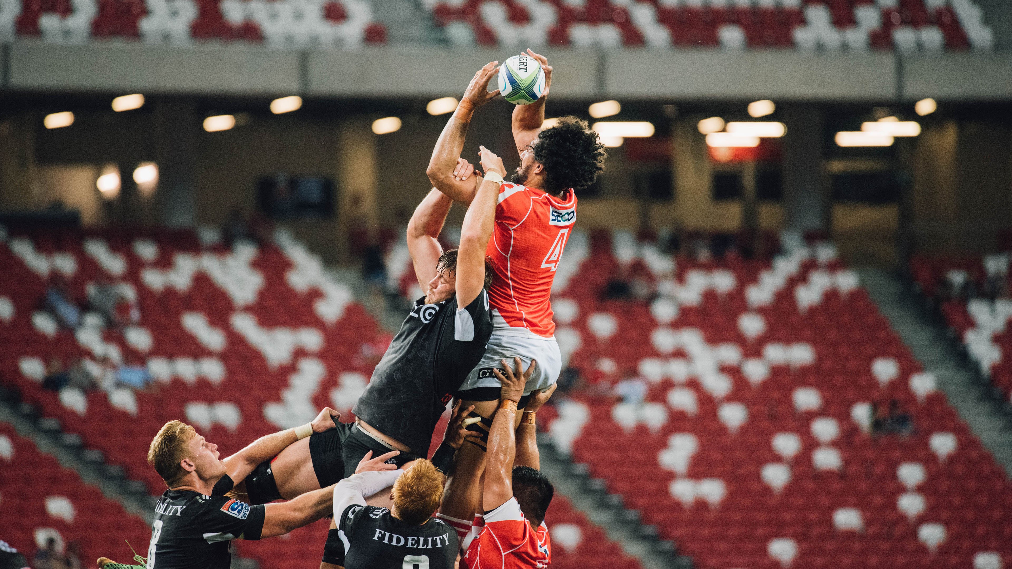 开云电竞app-“华金·托比利亚的迅猛反应与稳健防守，提升美洲狮队的竞争力”